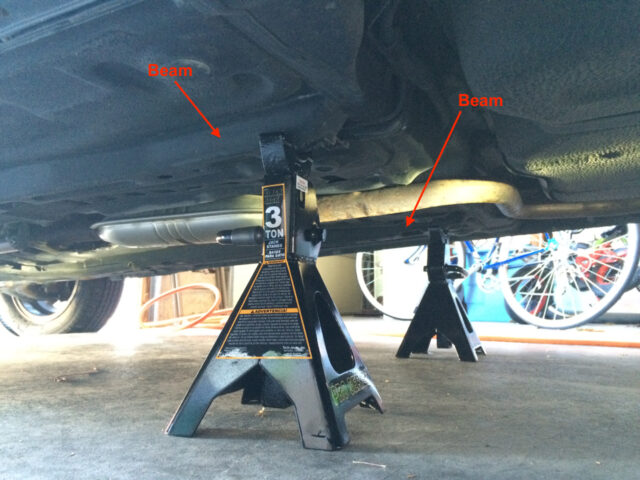 1999-2005 Hyundai Accent Strut Replacement-Rear Jack Stand Placement