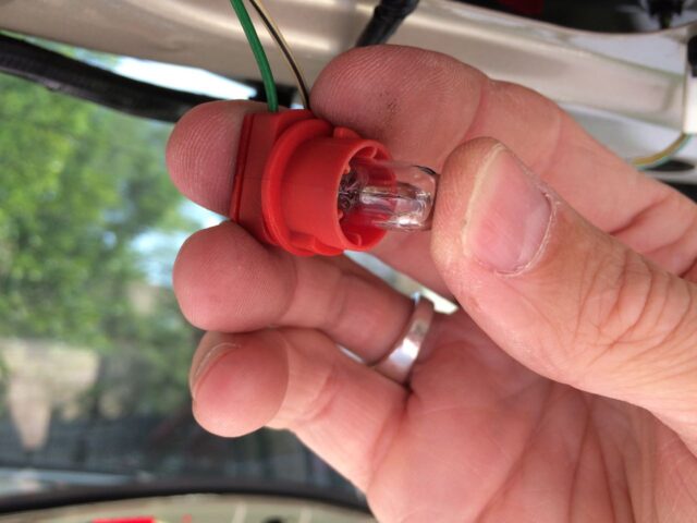 2004-2010 Toyota Sienna Liftgate Tail Light Bulb Replacement-Outside Bulb Replaced