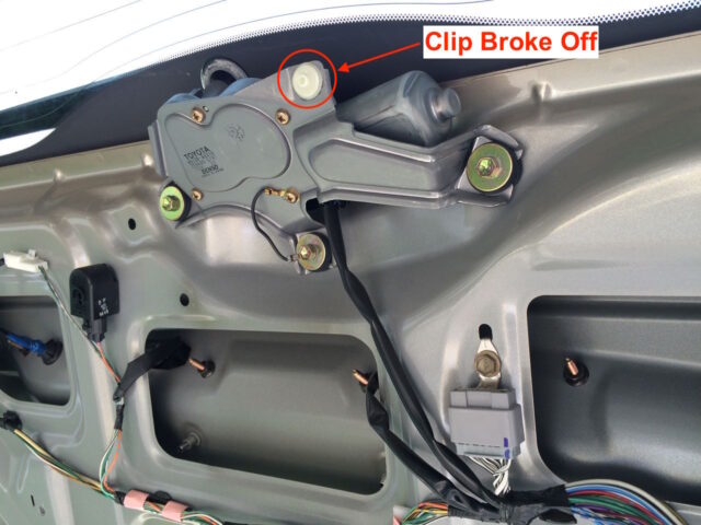 2004-2010 Toyota Sienna Liftgate Tail Light Bulb Replacement-Top Broken Clip-Annotated