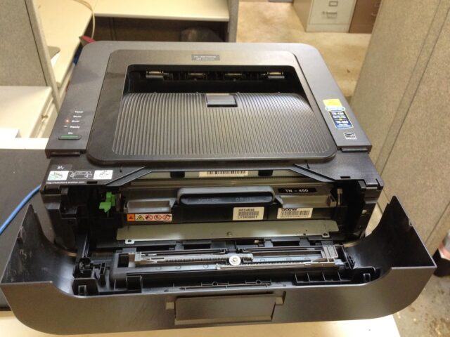 Odds rent faktisk diameter How to Reset the Drum on a Brother HL-2270DW Printer · Share Your Repair