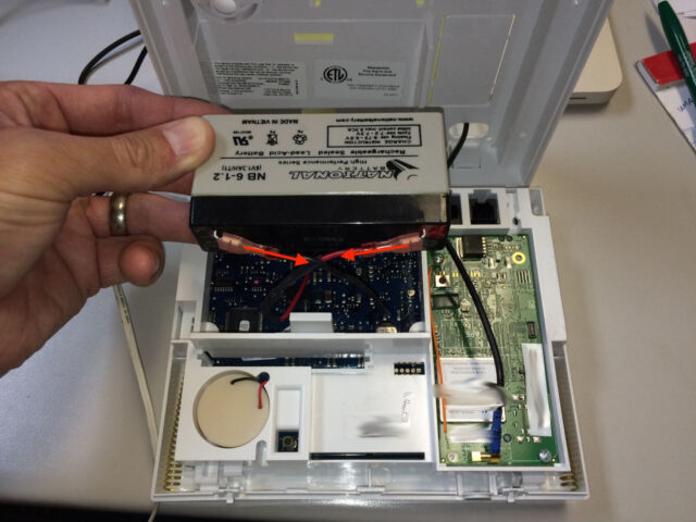 Disconnecting Simon XT Battery Terminals