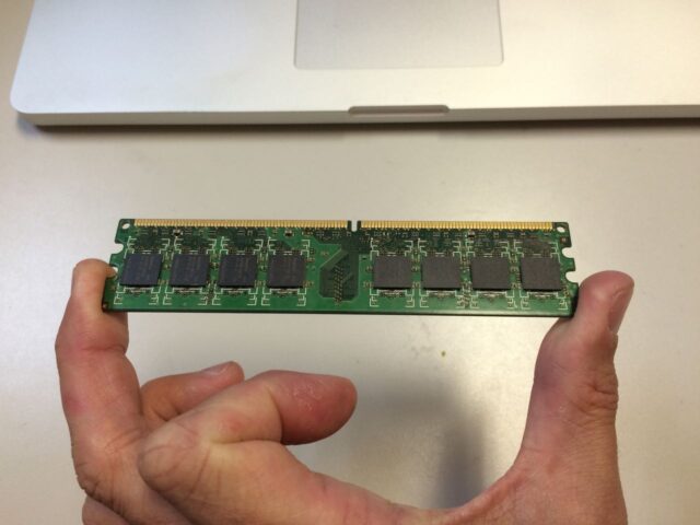 How To Hold RAM-By The Edges