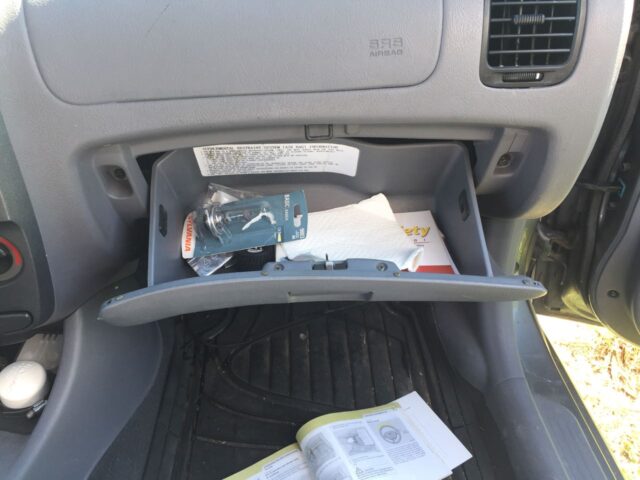 Hyundai Accent Glove Compartment Open