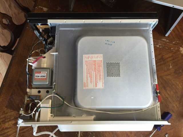 Panasonic Genius Microwave with the case removed