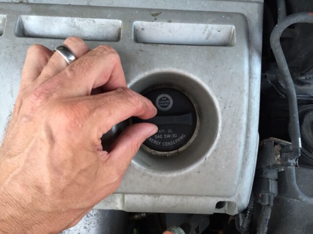 Toyota Sienna Engine Oil Fill Cap Reinstalled