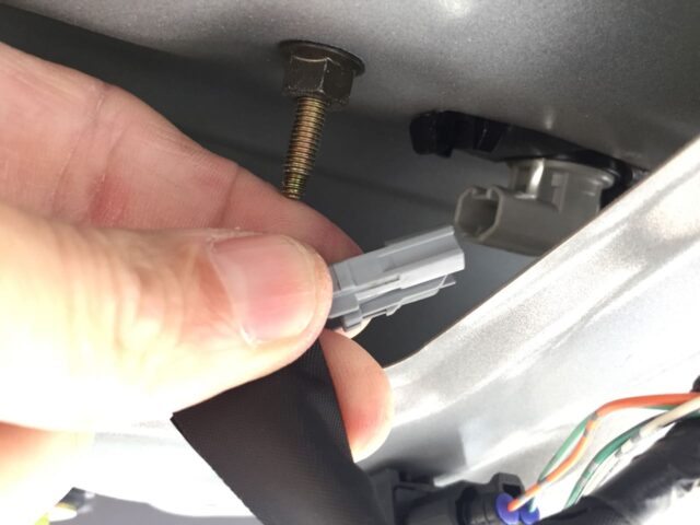 Toyota Sienna License Plate Electrical Connector Released