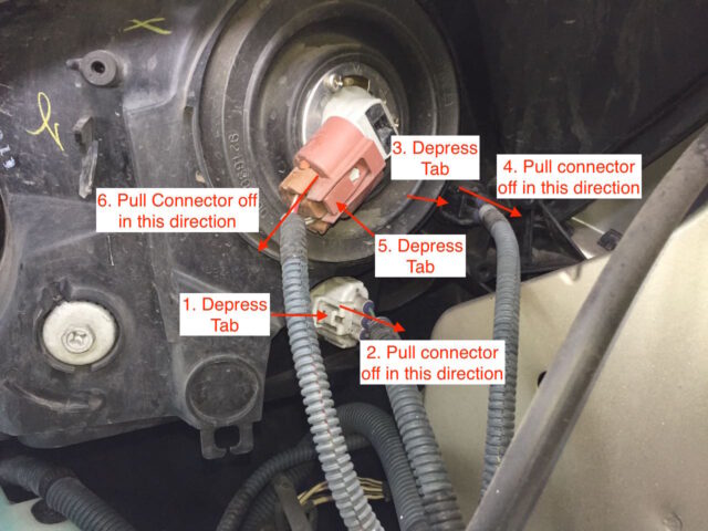 Toyota Sienna Outer Headlight Bulb Connectors