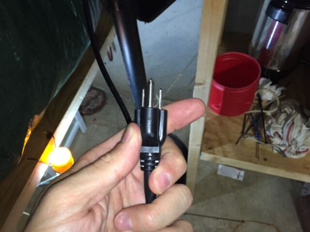 Picture of Sump Pump Power Plug Unplugged