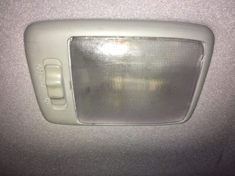 2005-2011 Hyundai Accent Dome Light Will Not Come On