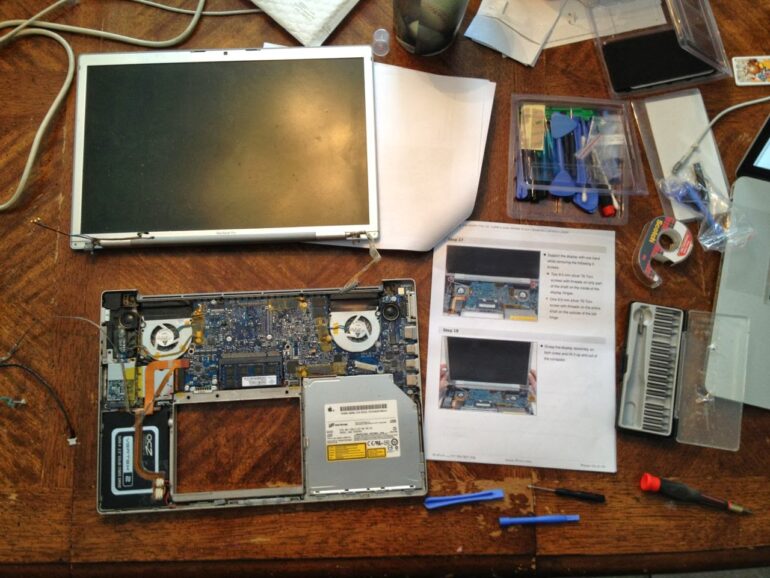 How to Fix a Flickering Screen on a 15 MacBook Pro Core 2 Duo