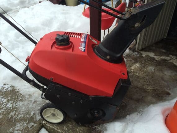 How to Replace the Wheels on a Honda Harmony HS-520 Snow Blower
