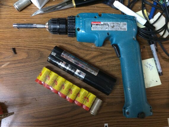 Refurbish Makita 9.6 V NiCad Battery Makita 9.6 V NiCad Battery Refurbish-6095D Drill & Battery 9000