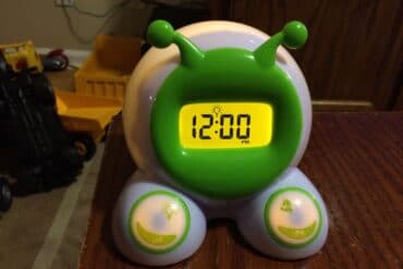 How to set the time and alarms on an OK to Wake Children's Alarm