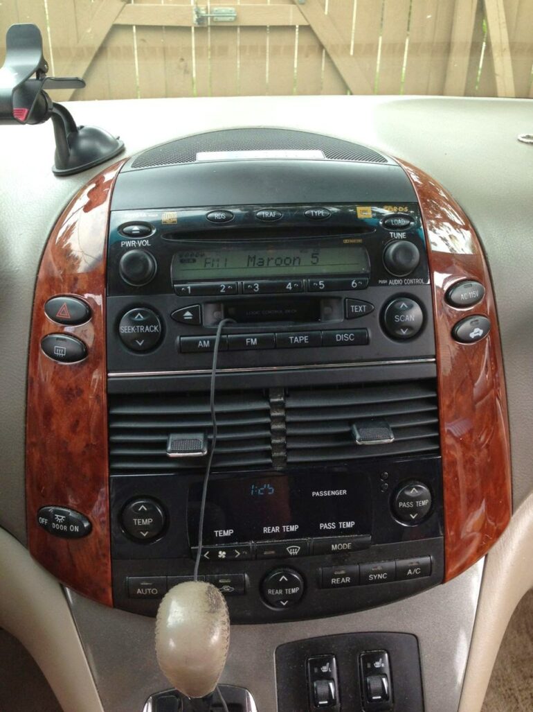 How to Replace a 2004 Toyota Sienna Stereo Model A56828